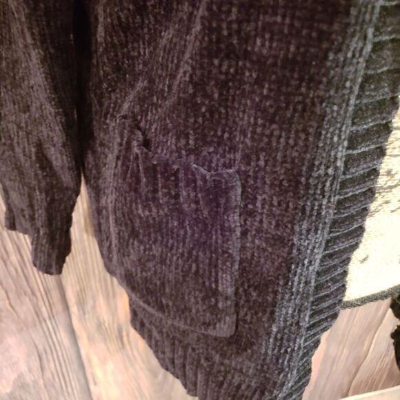 3 for $25 Dip Cardigan - Picture 6 of 12